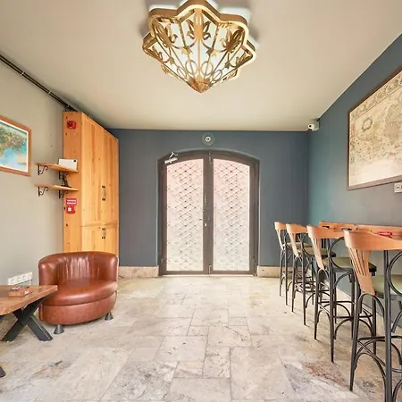 Modern Furnished Historical House *