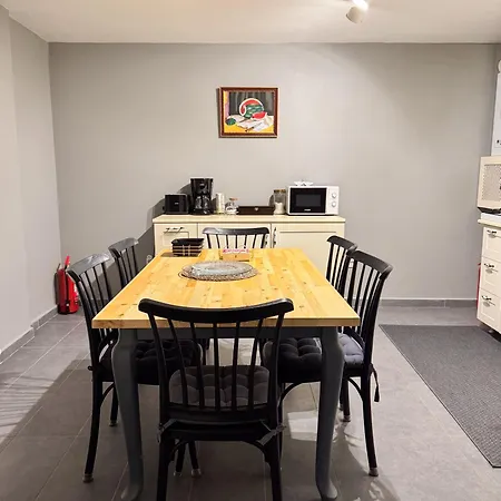 Modern Furnished Historical Building 别墅