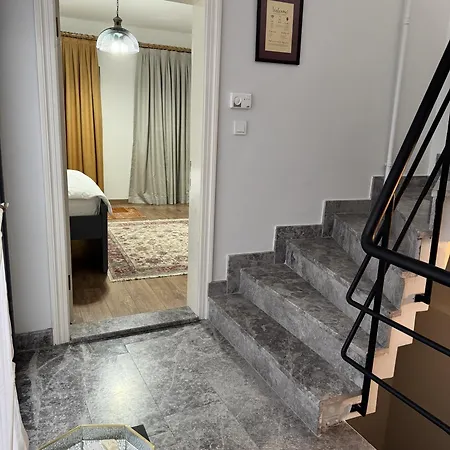 Modern Furnished Historical Building 伊斯坦布尔
