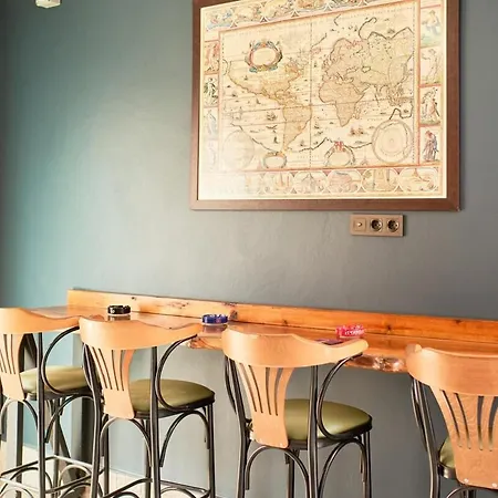 Modern Furnished Historical Building וילה