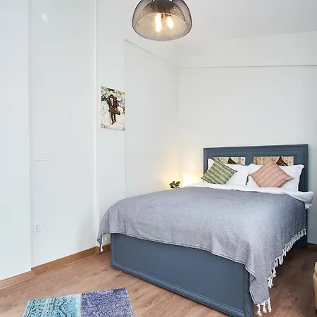 Modern Furnished Historical Building וילה *